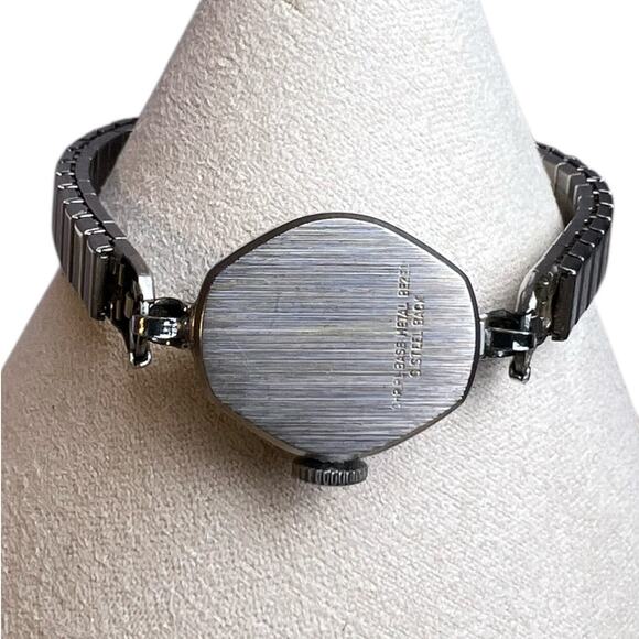 Vintage 1950s Timex Ladies Oval Mechanical Watch Silver Dial Expansion Bracelet